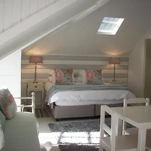 https://guest-house-ascot-place.port-elizabeth-hotel.com